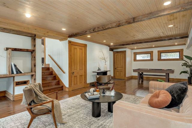 2850 S Barnes Avenue, Springfield, MO 65804