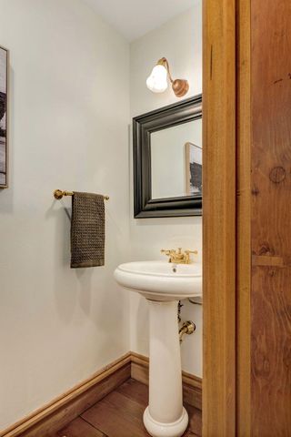 2850 S Barnes Avenue, Springfield, MO 65804