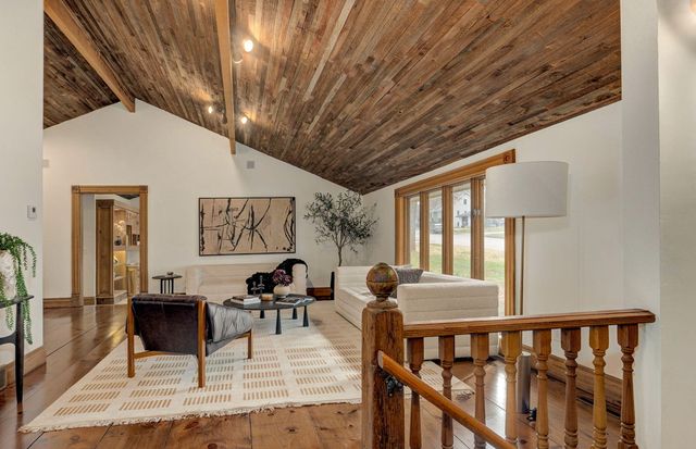 2850 S Barnes Avenue, Springfield, MO 65804