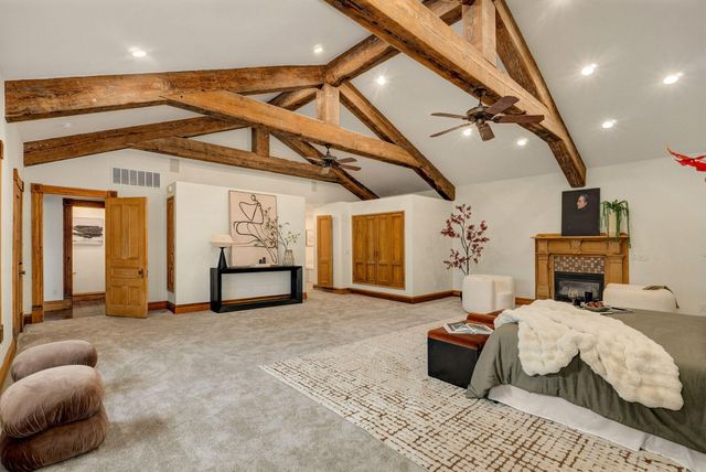 2850 S Barnes Avenue, Springfield, MO 65804