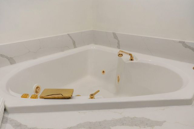 2850 S Barnes Avenue, Springfield, MO 65804