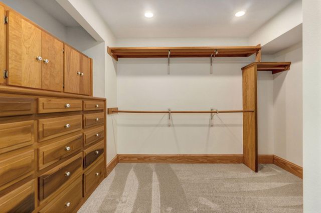 2850 S Barnes Avenue, Springfield, MO 65804