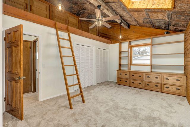 2850 S Barnes Avenue, Springfield, MO 65804