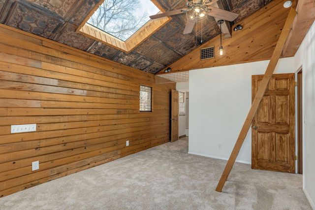 2850 S Barnes Avenue, Springfield, MO 65804