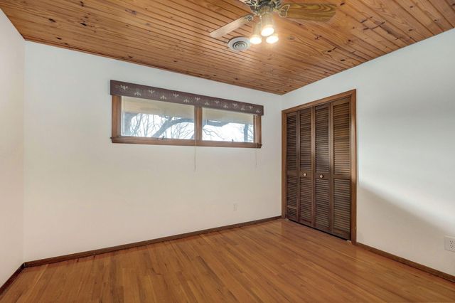 2850 S Barnes Avenue, Springfield, MO 65804