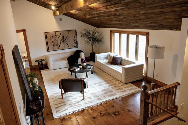 2850 S Barnes Avenue, Springfield, MO 65804