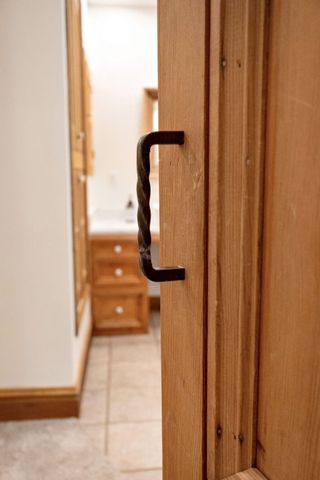 2850 S Barnes Avenue, Springfield, MO 65804