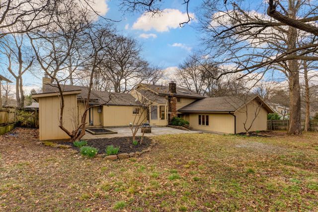 2850 S Barnes Avenue, Springfield, MO 65804