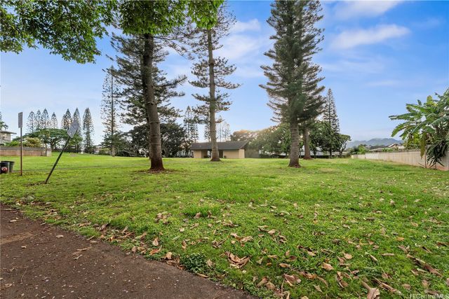 95-595 Naholoholo Street, Mililani, HI 96789