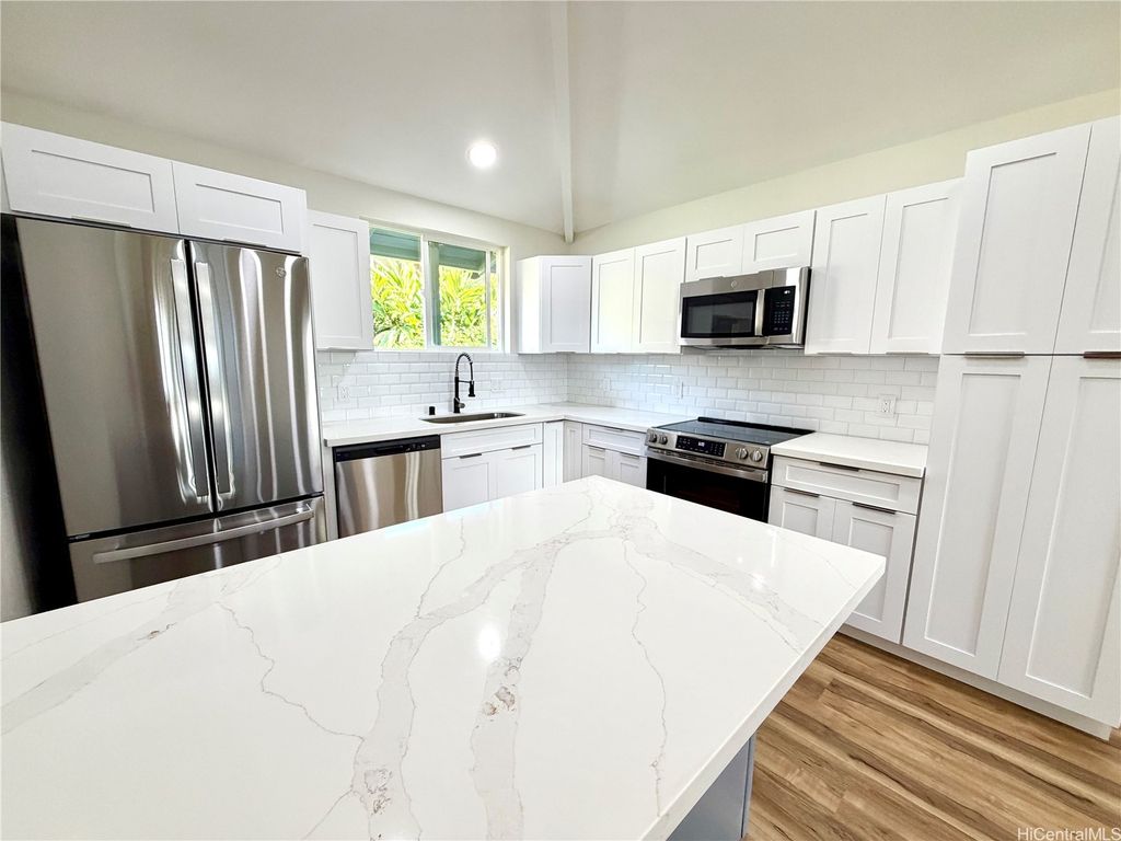 95-595 Naholoholo Street, Mililani, HI 96789