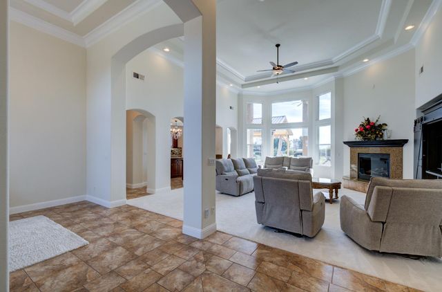 13209 E Falcon Meadow Lane, Clovis, CA 93619