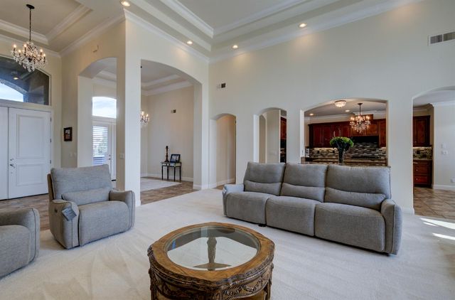 13209 E Falcon Meadow Lane, Clovis, CA 93619