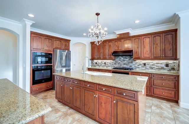 13209 E Falcon Meadow Lane, Clovis, CA 93619