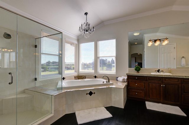 13209 E Falcon Meadow Lane, Clovis, CA 93619