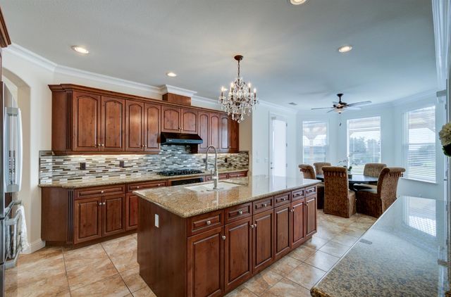 13209 E Falcon Meadow Lane, Clovis, CA 93619