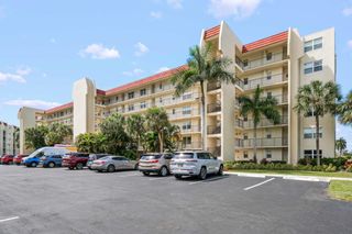 3871 Via Poinciana 104, Lake Worth, FL 33467