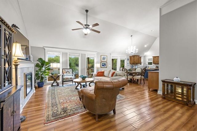 8204 NW 74th Street, Kansas City, MO 64152