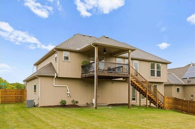 8204 NW 74th Street, Kansas City, MO 64152