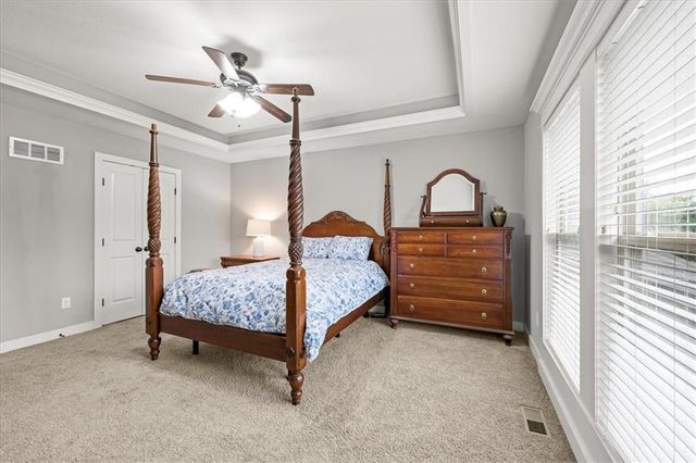 8204 NW 74th Street, Kansas City, MO 64152