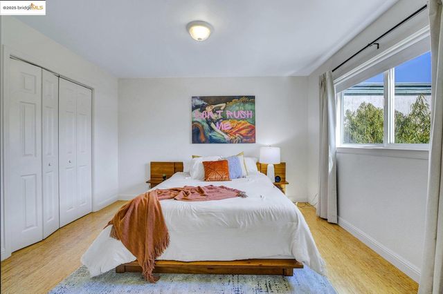 2327 10Th St 4, Berkeley, CA 94710