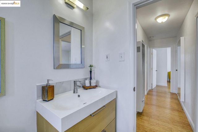2327 10Th St 4, Berkeley, CA 94710