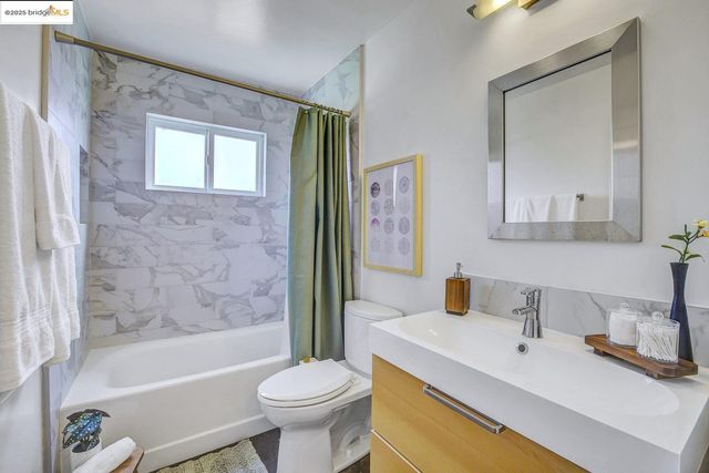 2327 10Th St 4, Berkeley, CA 94710