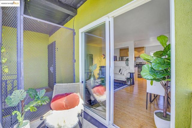 2327 10Th St 4, Berkeley, CA 94710