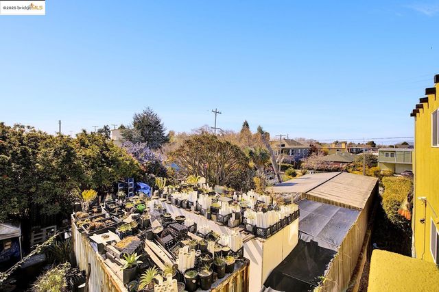 2327 10Th St 4, Berkeley, CA 94710