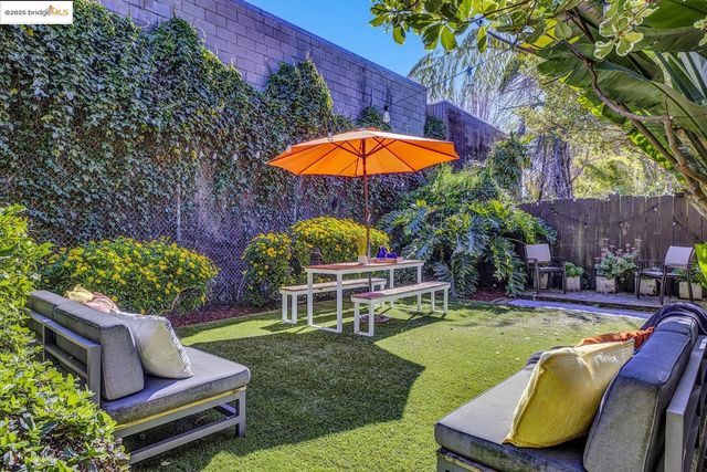 2327 10Th St 4, Berkeley, CA 94710