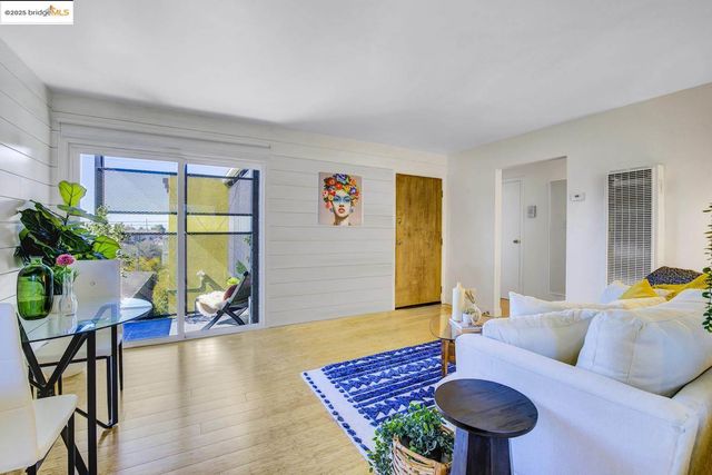 2327 10Th St 4, Berkeley, CA 94710