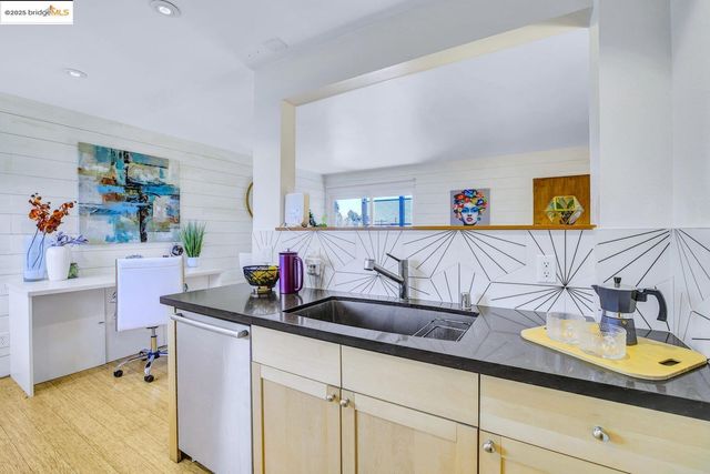 2327 10Th St 4, Berkeley, CA 94710