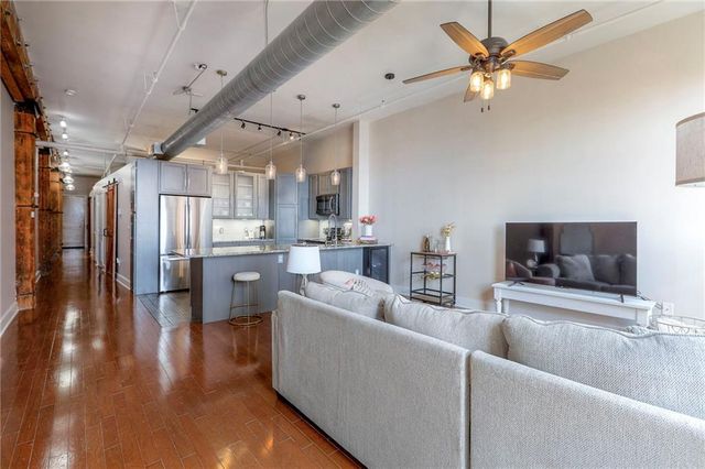 200 Main Street 513, Kansas City, MO 64105