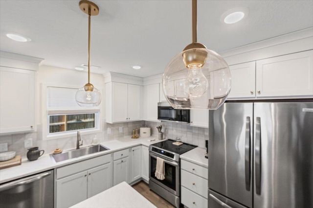 6781 E SOUTH FIELD DR, Columbia, MO 65201