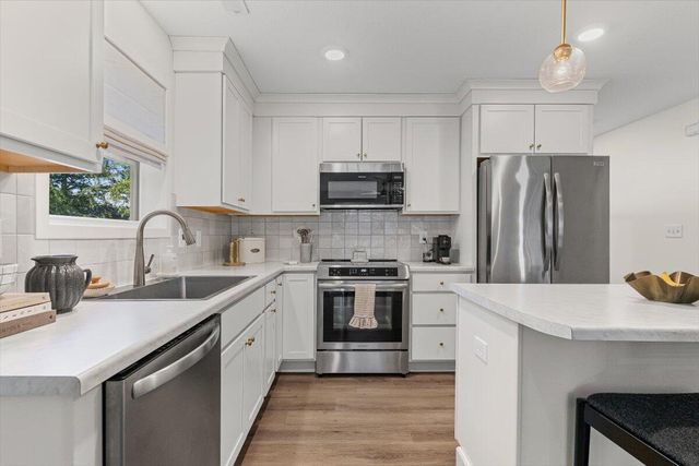 6781 E SOUTH FIELD DR, Columbia, MO 65201