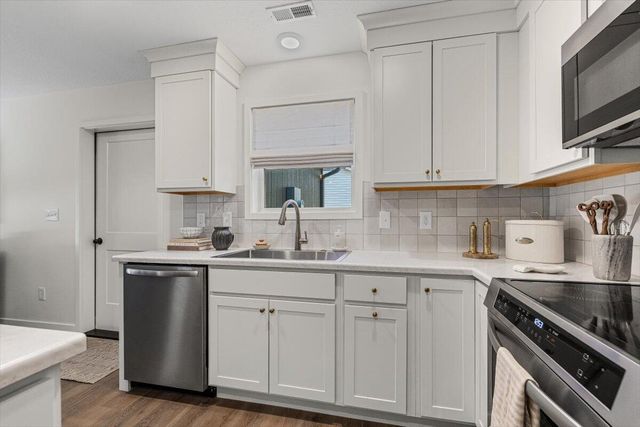 6781 E SOUTH FIELD DR, Columbia, MO 65201