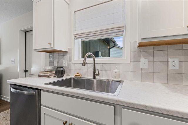 6781 E SOUTH FIELD DR, Columbia, MO 65201