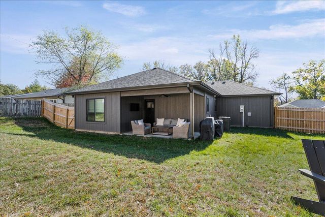 6781 E SOUTH FIELD DR, Columbia, MO 65201