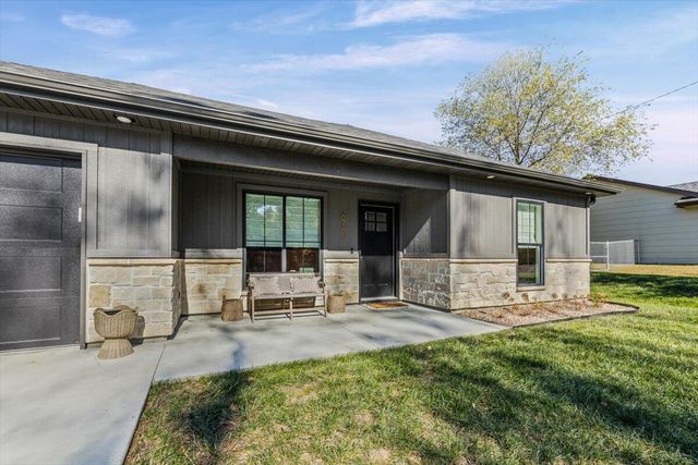 6781 E SOUTH FIELD DR, Columbia, MO 65201