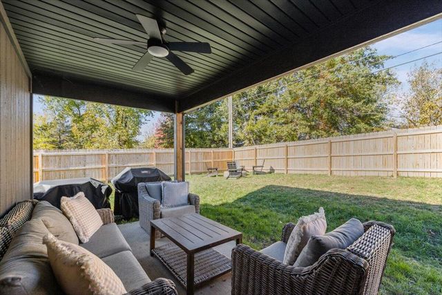 6781 E SOUTH FIELD DR, Columbia, MO 65201