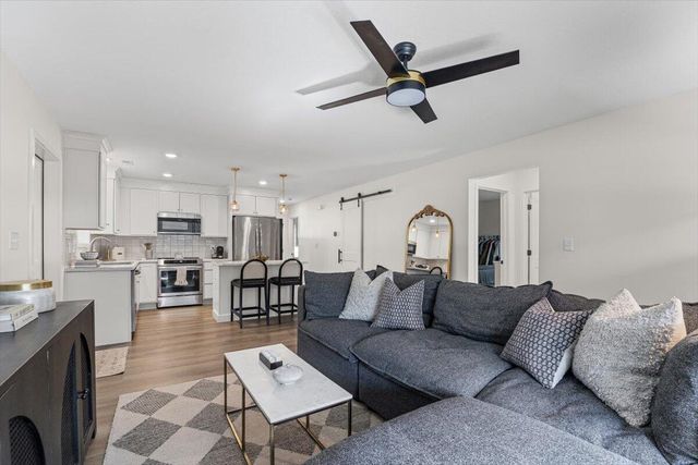 6781 E SOUTH FIELD DR, Columbia, MO 65201