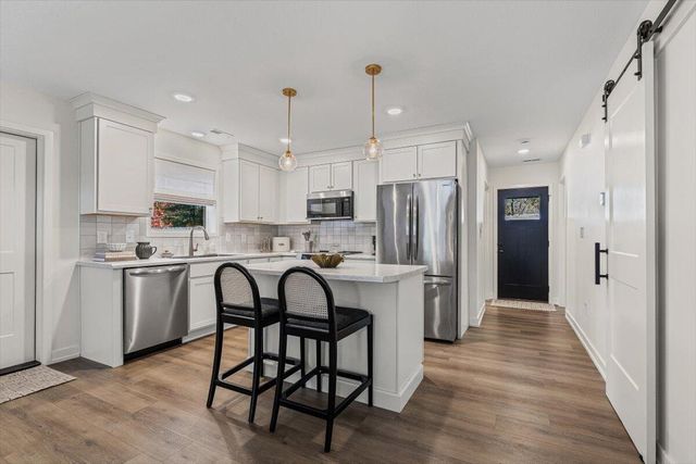 6781 E SOUTH FIELD DR, Columbia, MO 65201