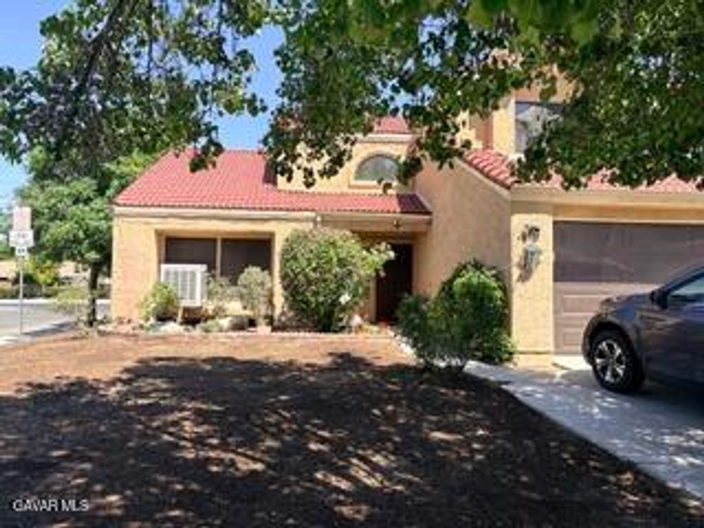 44322 Fenner Avenue, Lancaster, CA 93536