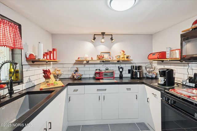 3433 Goddard Road, Toledo, OH 43606