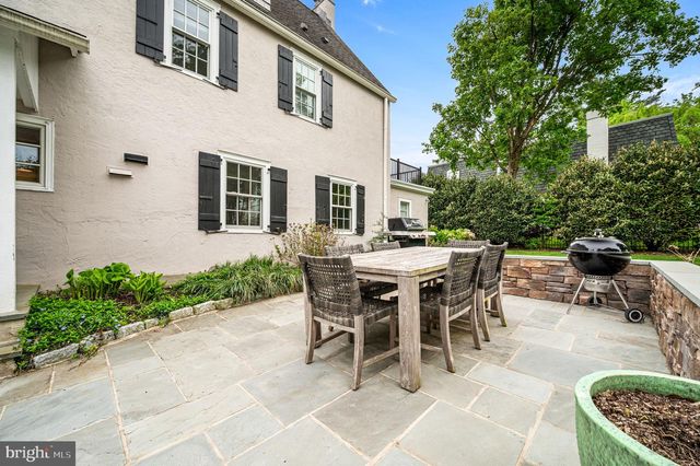 497 SAINT DAVIDS AVE, Wayne, PA 19087