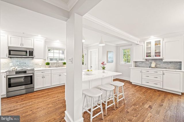 497 SAINT DAVIDS AVE, Wayne, PA 19087