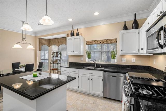 4700 Cromwell NW Court, Acworth, GA 30102