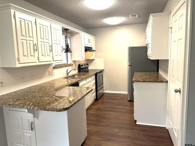 5903 Hollytree, Tyler, TX 75703