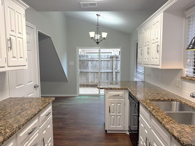 5903 Hollytree, Tyler, TX 75703