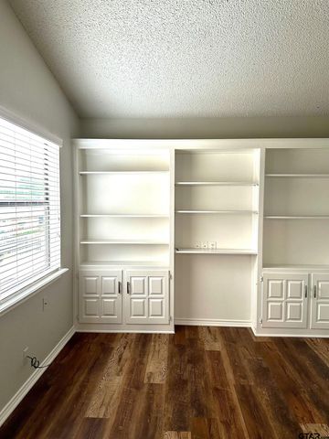 5903 Hollytree, Tyler, TX 75703