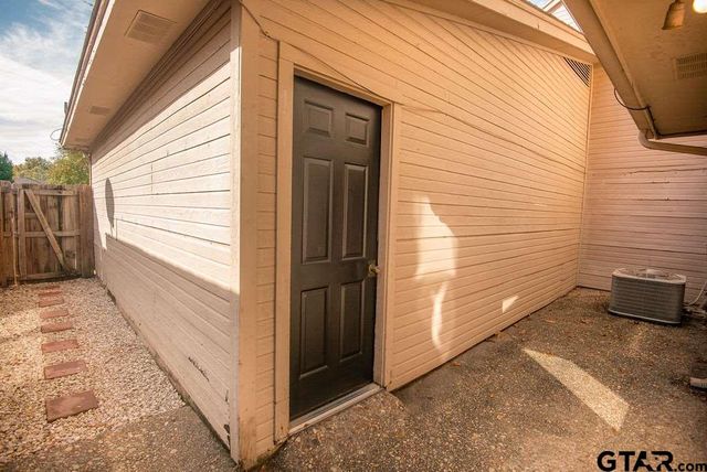 5903 Hollytree, Tyler, TX 75703